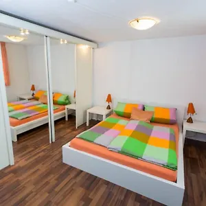 Schöne Ferienwohnung Am Schlosspark Apartment
